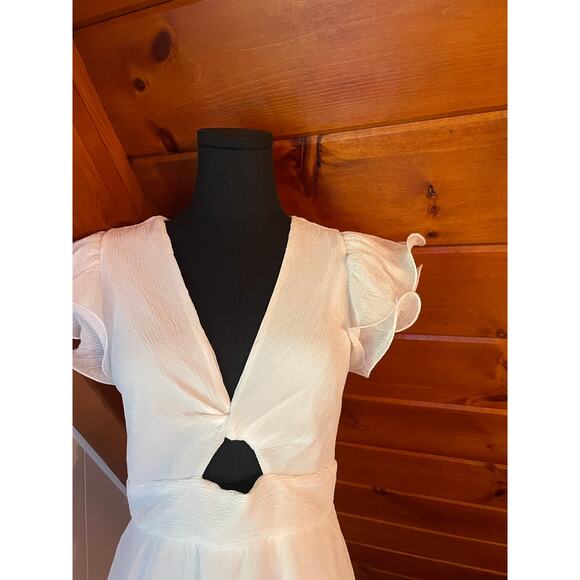 ASTR the Label NWOT - White Emporia Tiered Tulle Midi Dress - Large - Picture 4 of 12